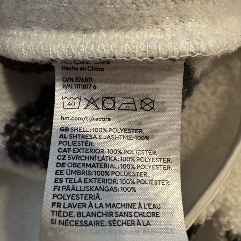 H&M Oversized Black and White Quarter Zip Sherpa Size Medium - Picture 6 of 7